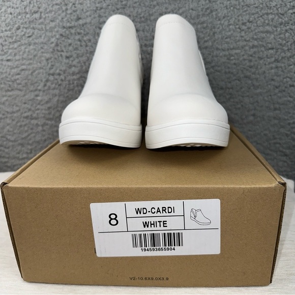 Journee Collection Shoes Womens 8 Wide White Platform Slip On Wedge Sneaker NEW - Picture 2 of 7